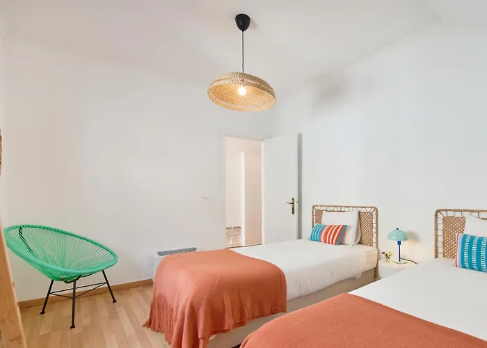 Stay, 10 Min To Beach, By Timecooler דירה