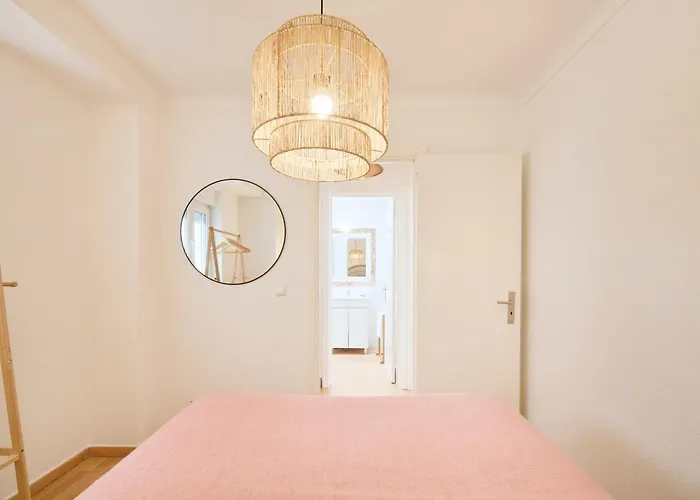 Stay, 10 Min To Beach, By Timecooler דירה שטובל