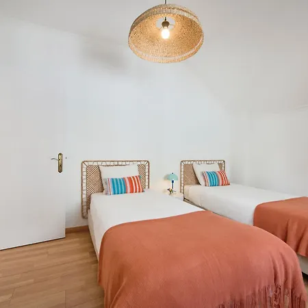 Stay, 10 Min To Beach, By Timecooler * Сетубал